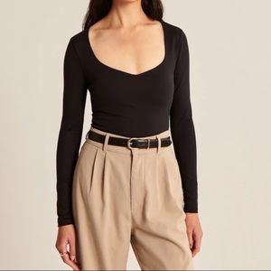 Black Sweetheart Neckline Long Sleeve Bodysuit
